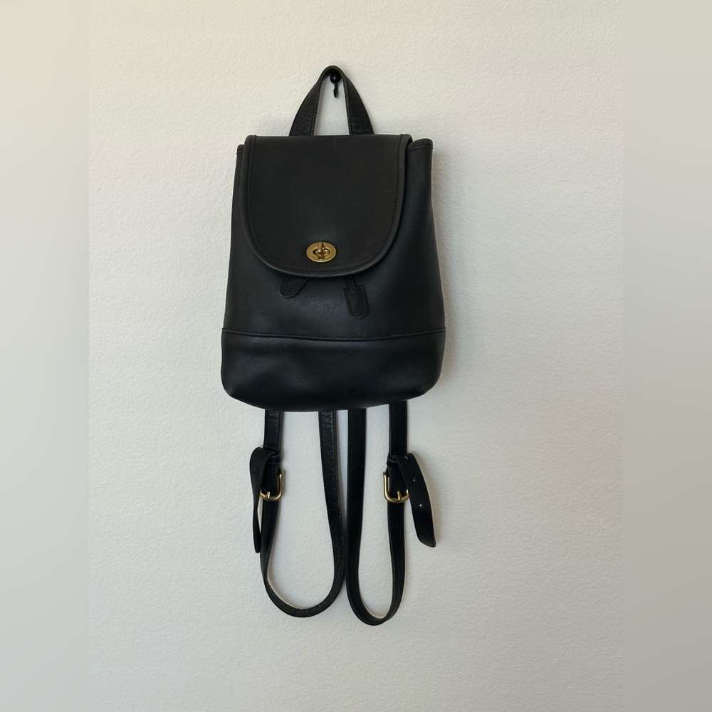 Vintage Coach Black Leather Daypack (#9960)